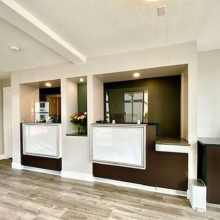 Travelodge Inn & Suites By Wyndham Missoula University Park Buitenkant foto