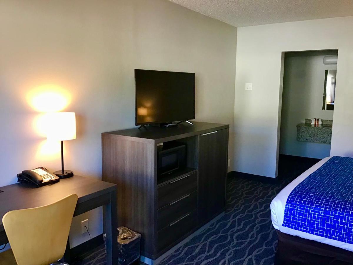 Travelodge Inn & Suites By Wyndham Missoula University Park Buitenkant foto