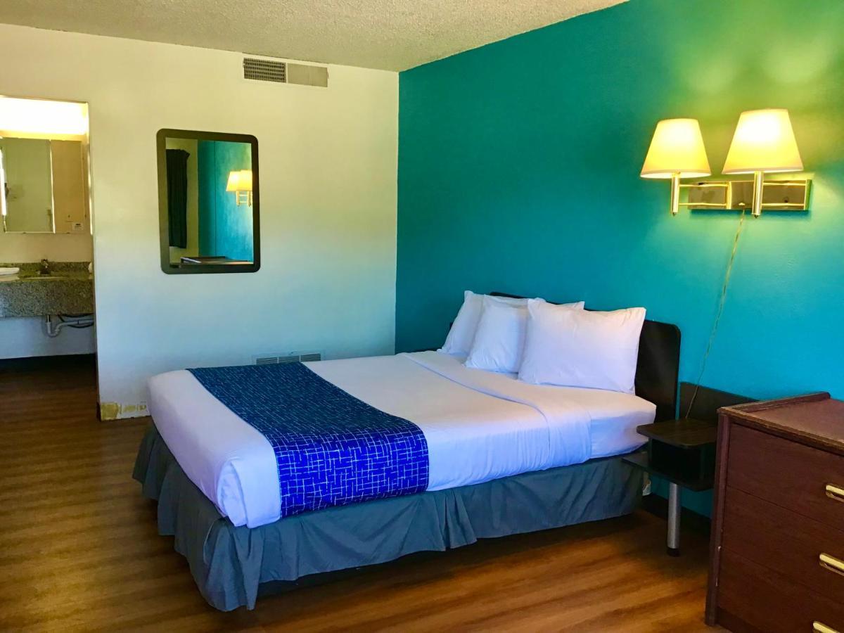 Travelodge Inn & Suites By Wyndham Missoula University Park Buitenkant foto