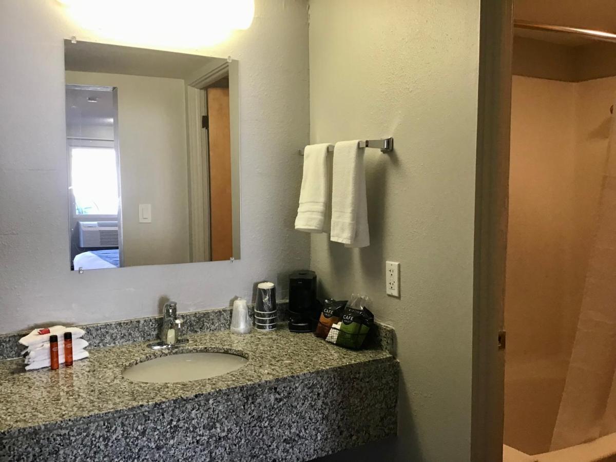 Travelodge Inn & Suites By Wyndham Missoula University Park Buitenkant foto