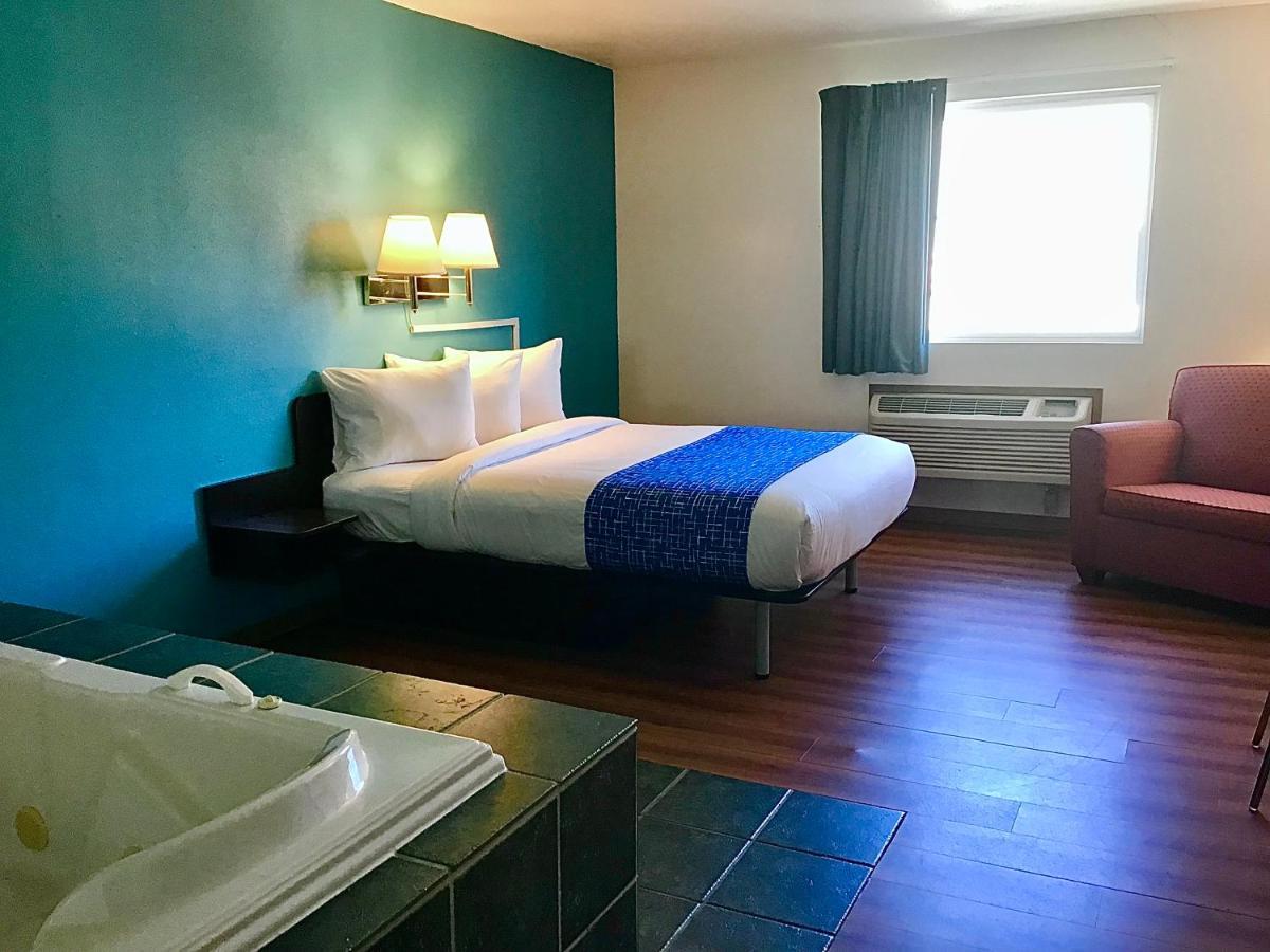 Travelodge Inn & Suites By Wyndham Missoula University Park Buitenkant foto